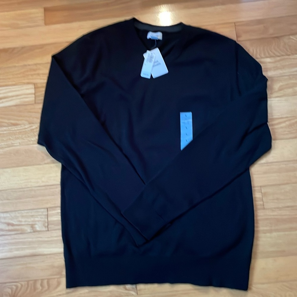 NWT Mens Black V-Neck Sweater, size Large